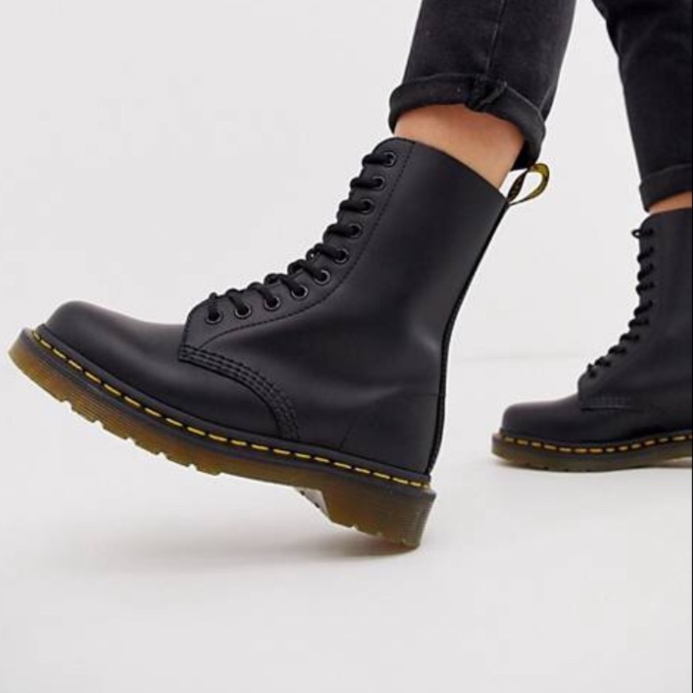 Dr. Martens matte black combat boot